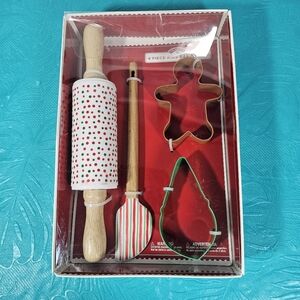 Holiday Time 4-piece kids' baking set.